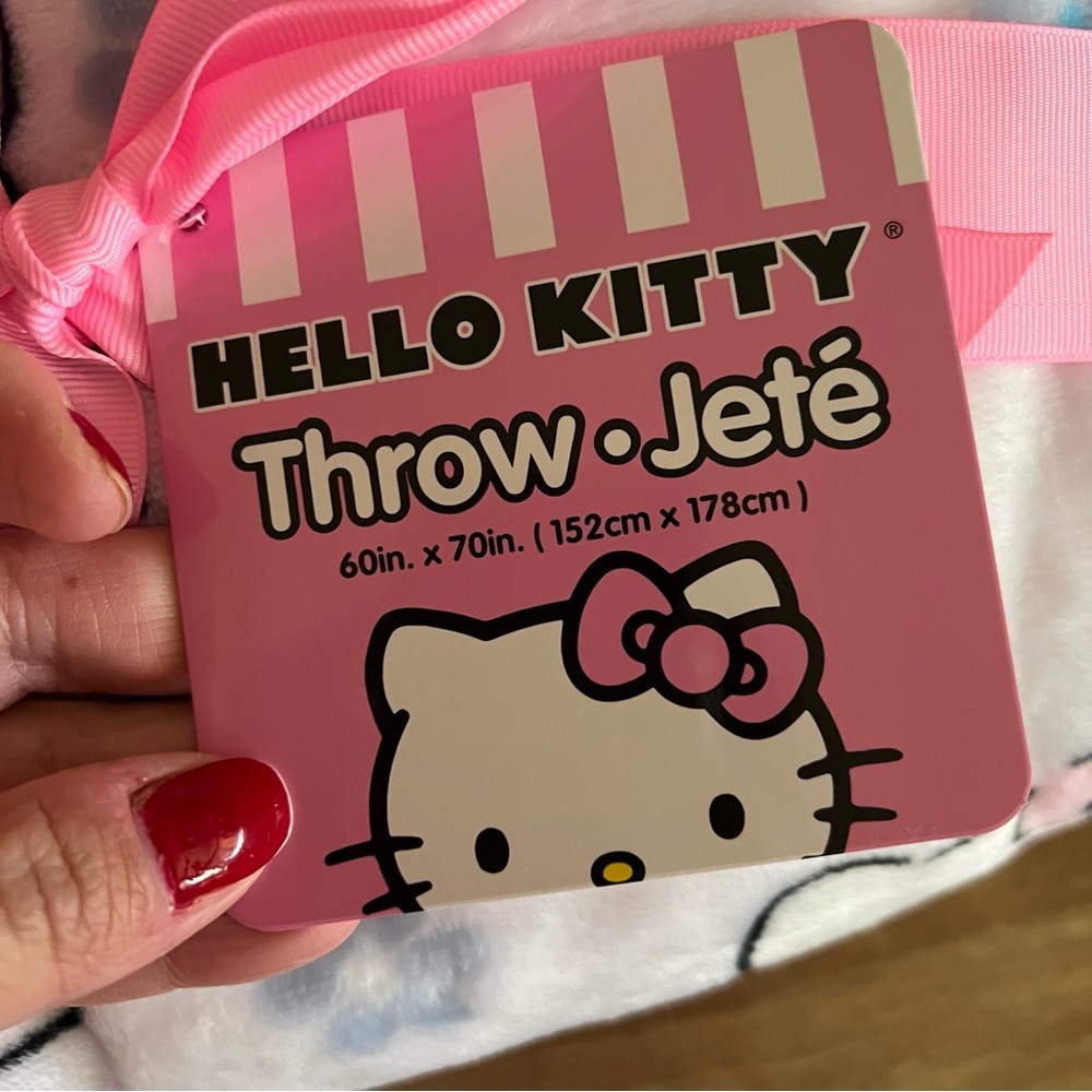 Sanrio Hello Kitty Spring 2024 throw blanket - Picture 6 of 8